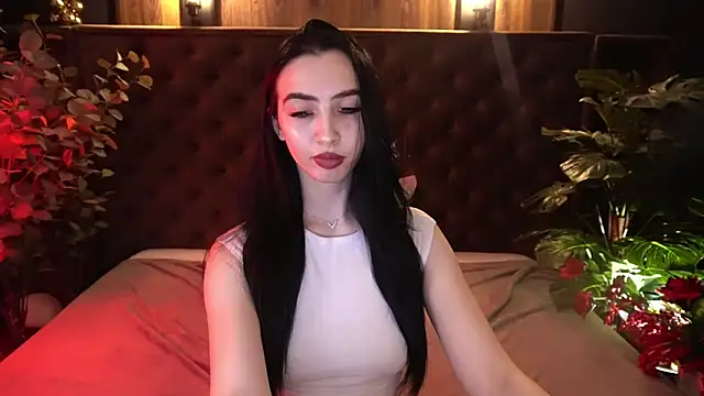 WildKittenX_ Adlı Modelin Canlı XXX Sohbeti