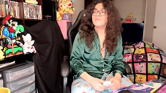 ShinyCherub: διαδικτυακό σόου στην κάμερα