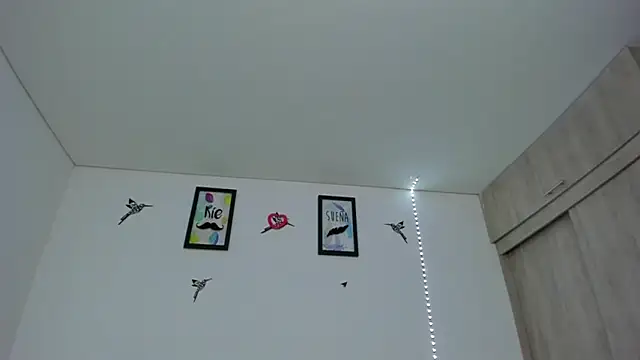 im_sarah34 Live XXX Chat