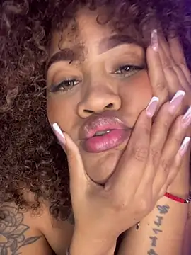 riri_brunnete 现场XXX聊天