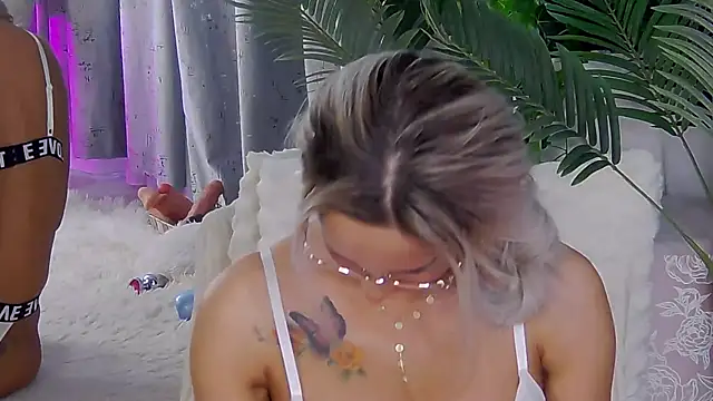 IsabelleEthan: онлайн-секс-чат