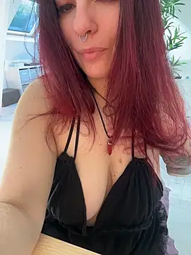 LunaMoongirl 现场XXX聊天