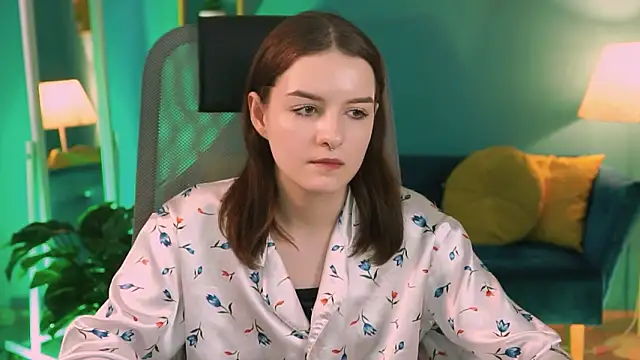 KellieBanshe Adlı Modelin Canlı XXX Sohbeti