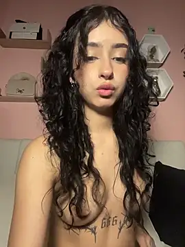 RosseMelody live XXX chat