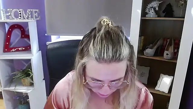 Онлайн чат XXX Zoey_Erotic