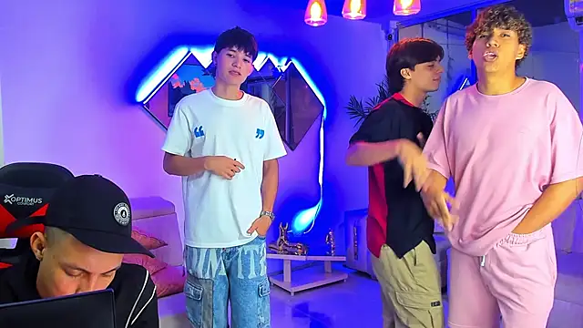 Houseofwarrios' Live XXX Chat