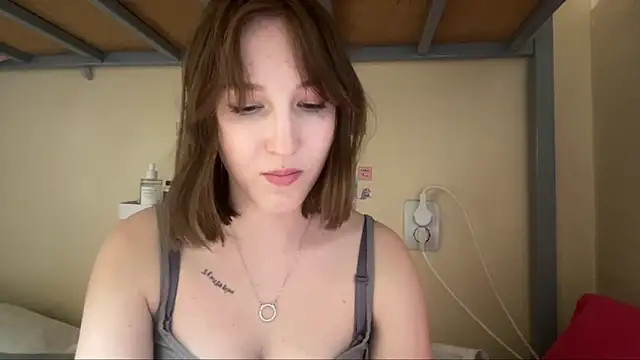 AquilineOrites' Live XXX Chat