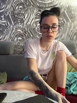 Queen_of_pain Adlı Modelin Canlı XXX Sohbeti