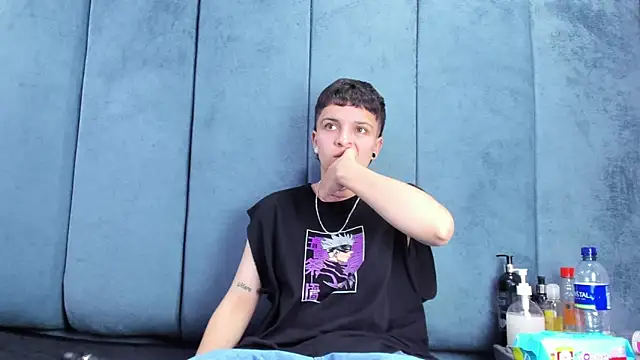 Megan_Thompson_ Adlı Modelin Canlı XXX Sohbeti