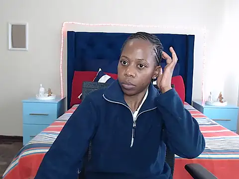 QUEENMANDYY Chat XXX in diretta