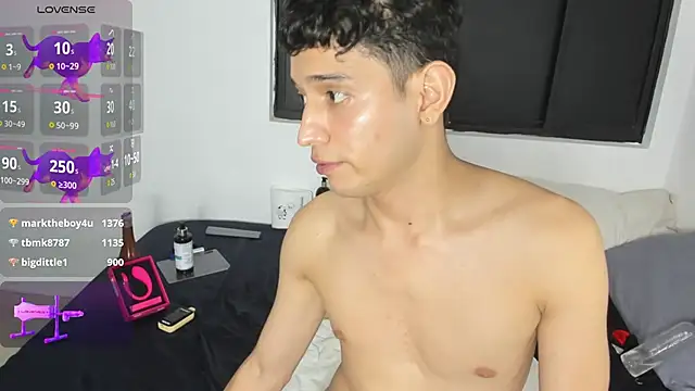 Benjamin_Buster Live XXX Chat