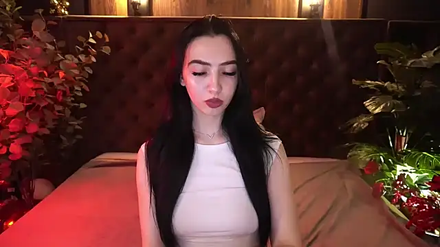 WildKittenX_ Adlı Modelin Canlı XXX Sohbeti