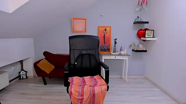 LollaGirl Adlı Modelin Canlı XXX Sohbeti