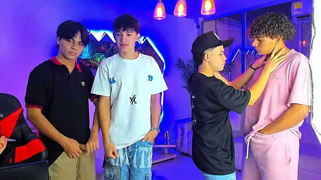 Houseofwarriosのウェブカメラショー