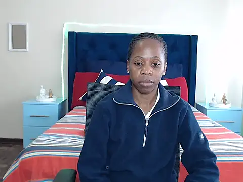 XXX chat uživo modela QUEENMANDYY