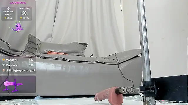 fox-yiyi's Webcam Show