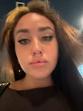 Chat +18 de KiraSunshine ao vivo