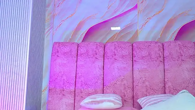 emmacurvy's Live XXX Chat