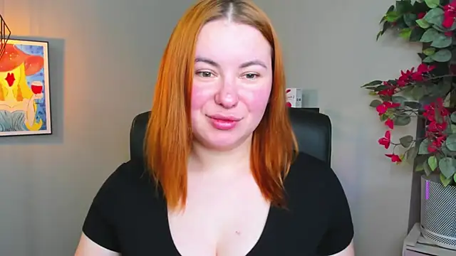 LAYLAxSTAR: онлайн-секс-чат