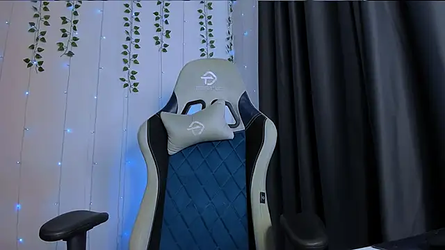 KarlaSim: онлайн-секс-чат