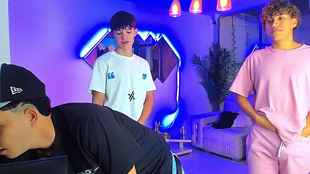 XXX chat uživo modela Houseofwarrios