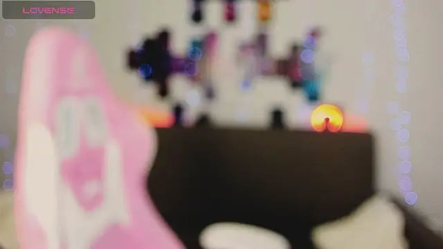 EvaxCharm élő XXX-chatje