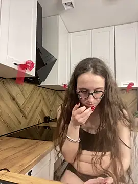 Chat +18 de MartiniiSelenna ao vivo