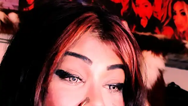 Pokazy przed kamerką – indian_dreamgirl