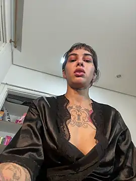 Nikatsu élő XXX-chatje