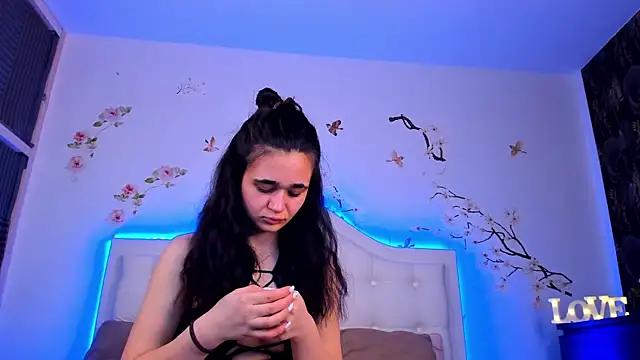 دردشة TinyBlair الجنسية المباشرة