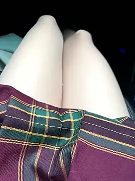 littleqiu: онлайн-секс-чат