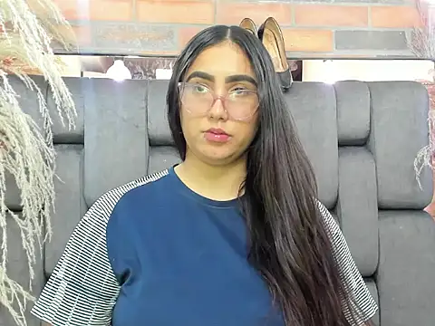 JESSYCORTES élő XXX-chatje