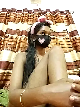 Urmi-2 Live XXX-chat