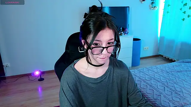 Azaliya_Haze Adlı Modelin Canlı XXX Sohbeti