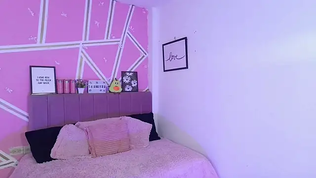 Natasha_Romanof18's Live XXX Chat