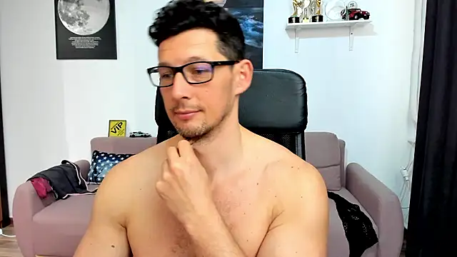 BrutusK08 Live XXX-Chat