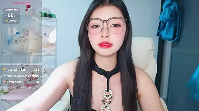 -XiaoYu-777 Chat XXX in diretta