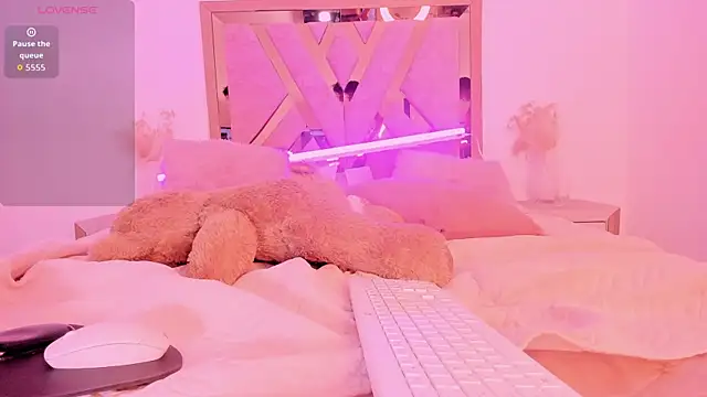 thamii_campanitaa's Webcam Show