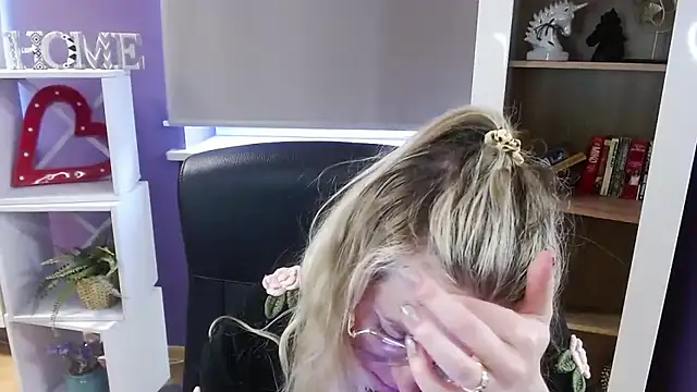 Zoey_Erotic élő XXX-chatje