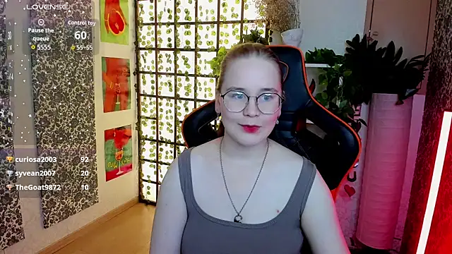 Anny_Twelvetrees Adlı Modelin Canlı XXX Sohbeti