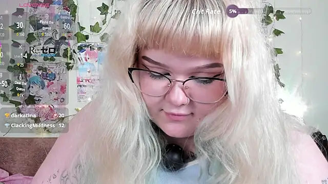 _CandyM1lky_'s Live XXX Chat