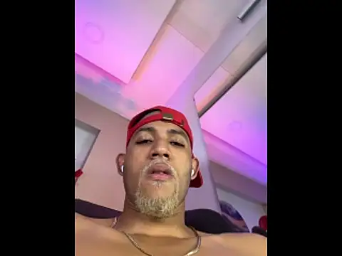 B_Wild Adlı Modelin Web Kamerası Şovu