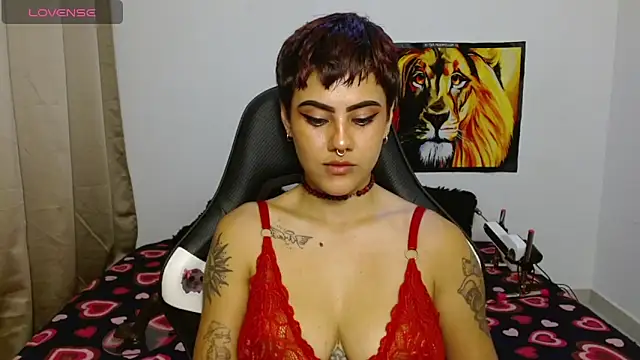 Chatroom XXX en direct de Divinejewel69