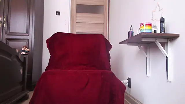 Chat +18 de Goddess_Inanna ao vivo