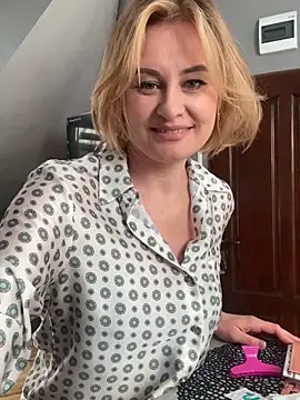 Chatroom XXX en direct de Milanna_Moon