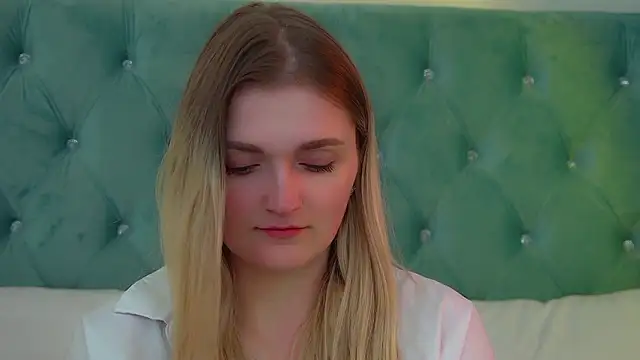 Chatroom XXX en direct de AnnyRaii