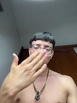 Czat XXX na żywo – ArthurDavies_