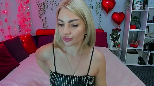 Chatroom XXX en direct de LunaBellucci