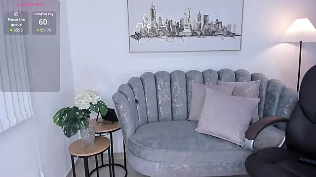 July_Adams' Live XXX Chat