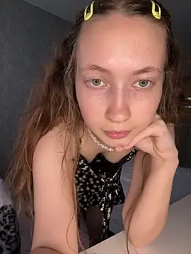 Holy_Poly webkamerás műsora